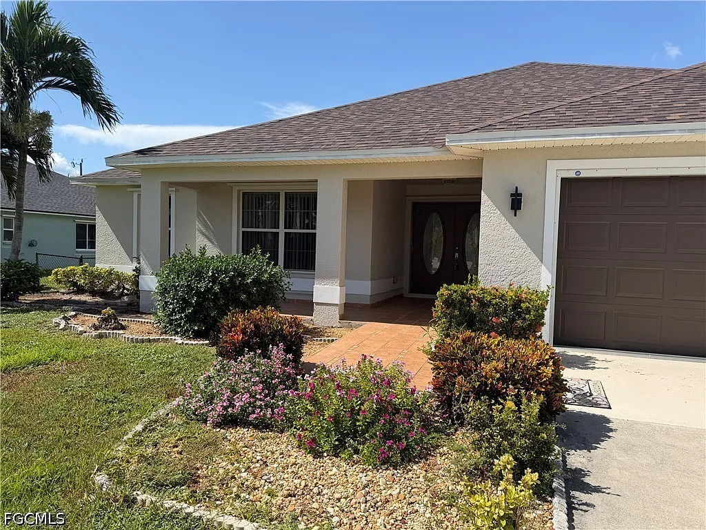 3 bed, 2.0 bath, 1693 sqft, $1,900 — Photo 2