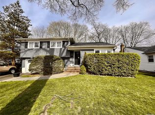 73 Russell Rd, Garden City, NY 11530