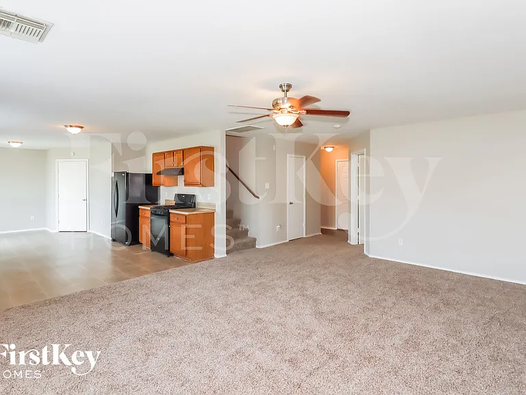 5018 Cottage Creek Ln — Photo 3