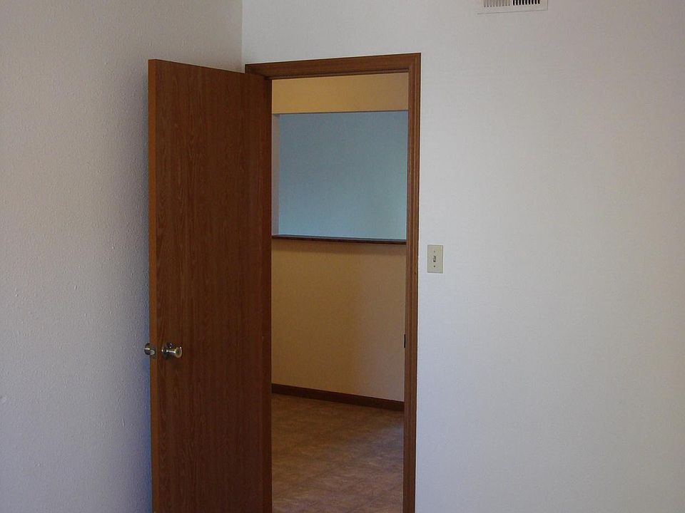 Bedroom entry