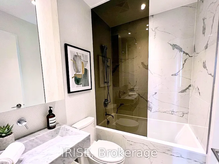 11 Yorkville Ave #5001 — Photo 11