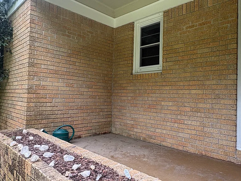 108 Clarkson St — Photo 3