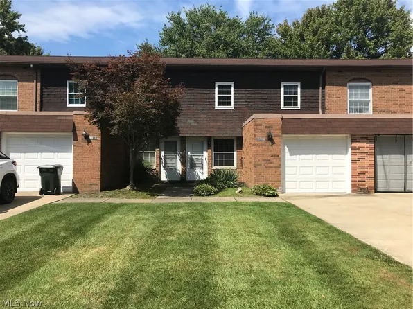 13956 Oakbrook Dr #3956, North Royalton, OH 44133