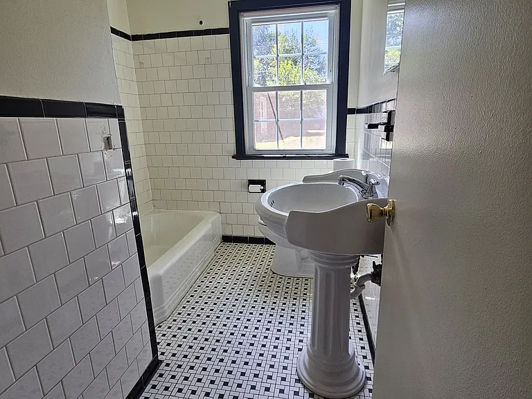 4004 Arden Rd — Photo 9