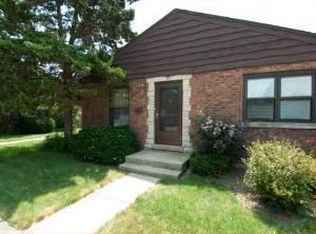 8021 Edgewater Rd, North Riverside, IL 60546