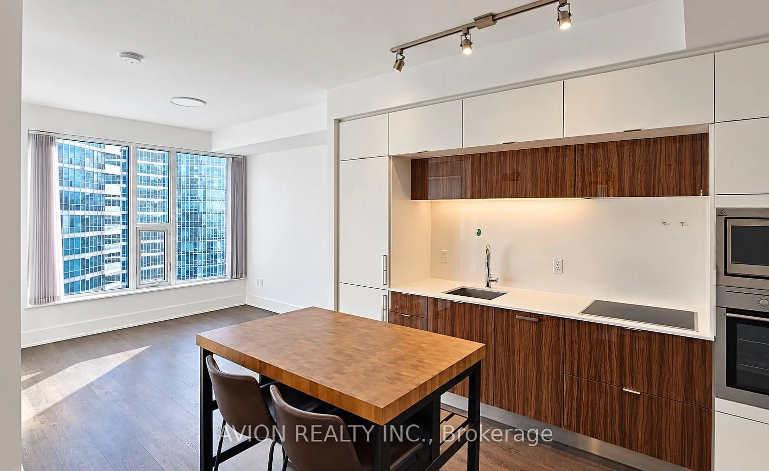 1 bed, $2,600 — Photo 3