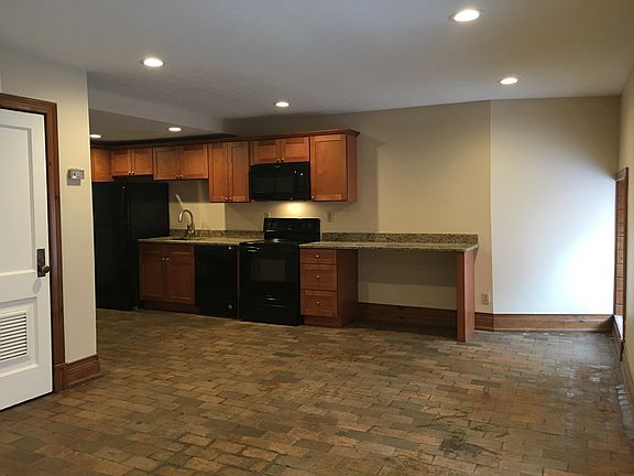 5th image of 201 E Main St APT 304