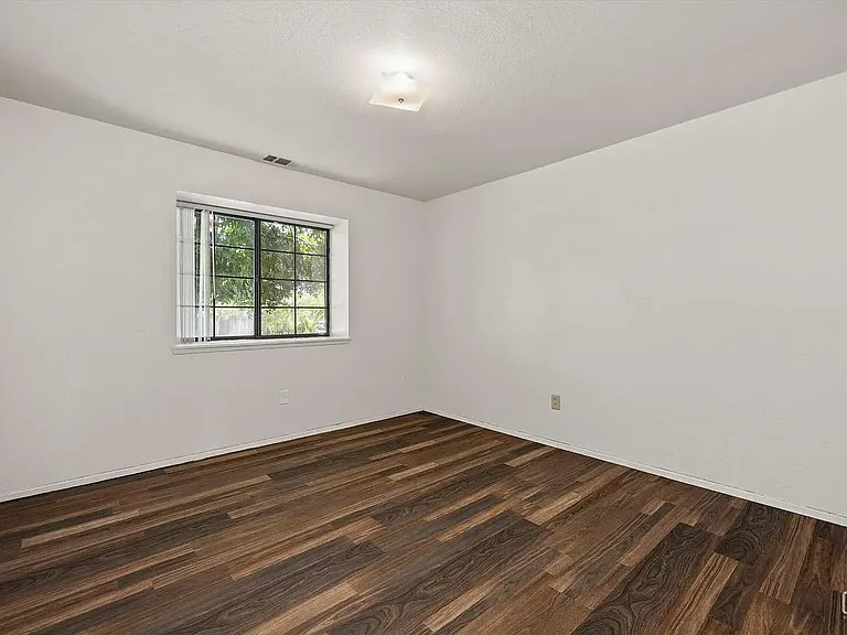 6911 Creamery Ln — Photo 2