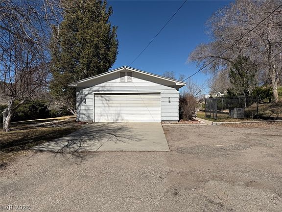 3rd image of 18 Nevada Rd