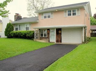 893 Brixham Rd, Columbus, OH 43204