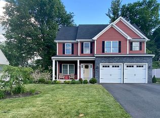 605 Nott St, Wethersfield, CT 06109