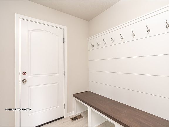 3rd image of 180 Aspen Dr