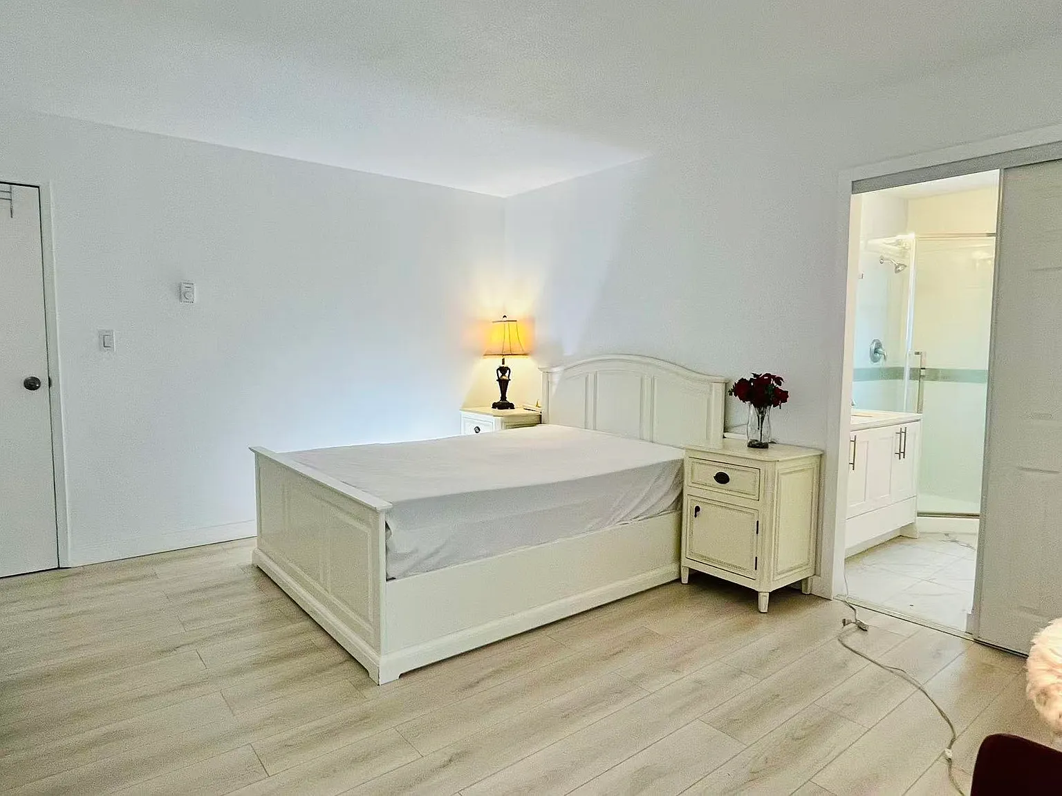 1 bed, 500 sqft, $1,600 — Photo 3