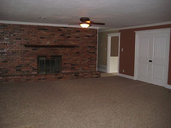 5th image of 6107 Louisville Dr