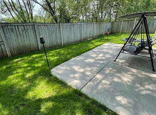 501 Meadow Hill Ln, Round Lake Beach, IL