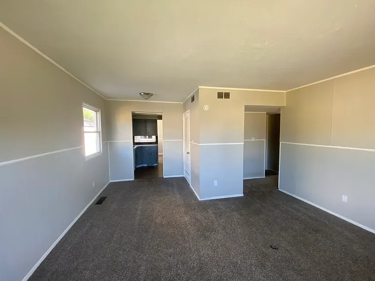 12305 Emery Ave — Photo 4