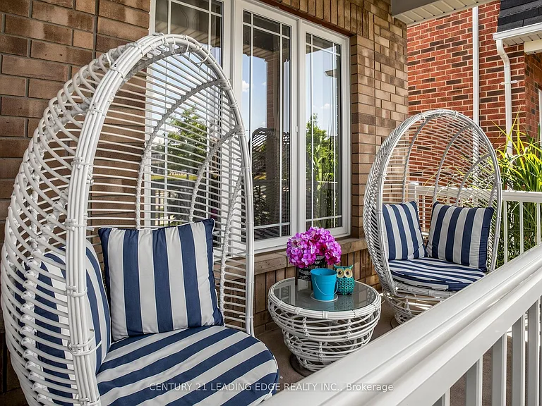 177 Laurendale Ave — Photo 4
