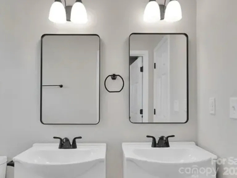 2545 Abelwood Rd — Photo 10