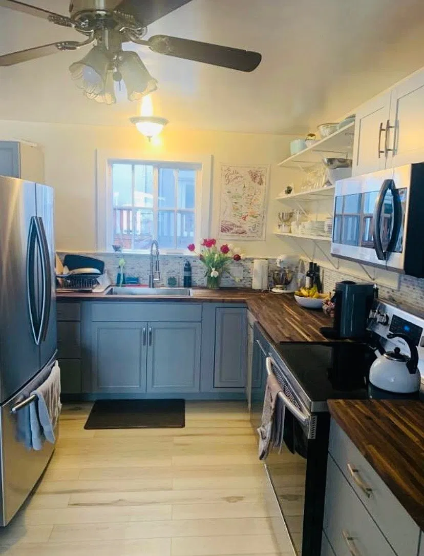 3 bed, 1328 sqft, $6,500 — Photo 2