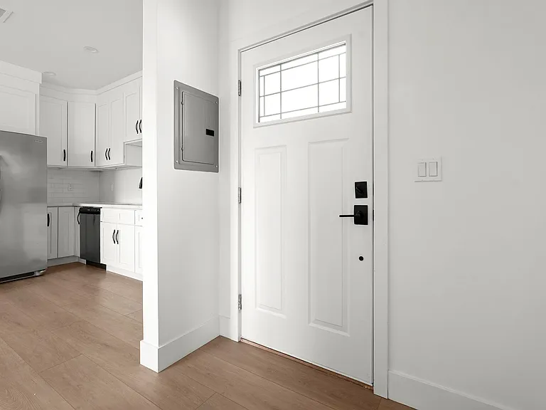 14531 Dickens St — Photo 3