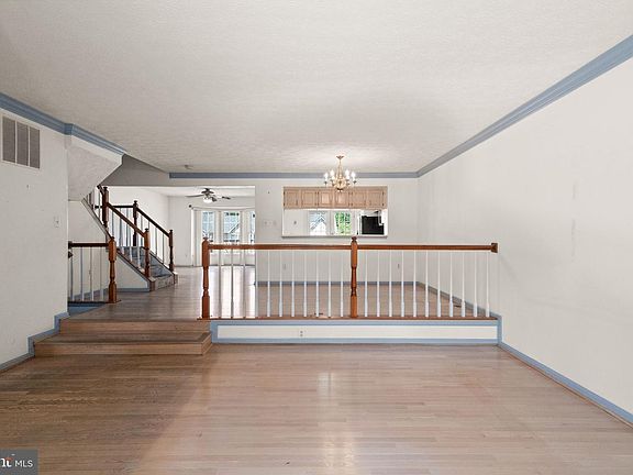 5th image of 21 Willwood Ct