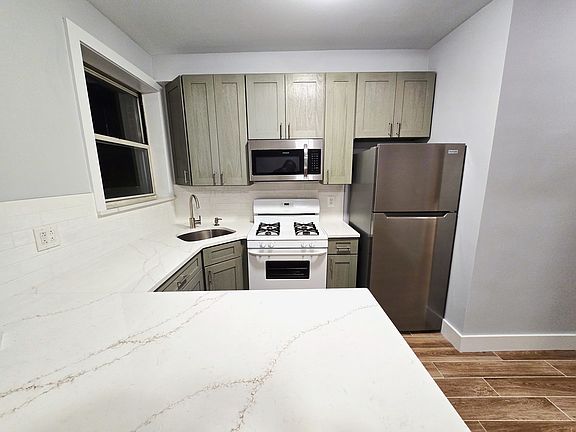 2nd image of 23-45 24th St #2B