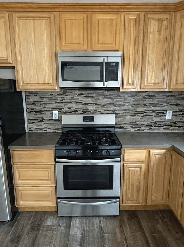 6401 S Victoria Ave — Photo 2