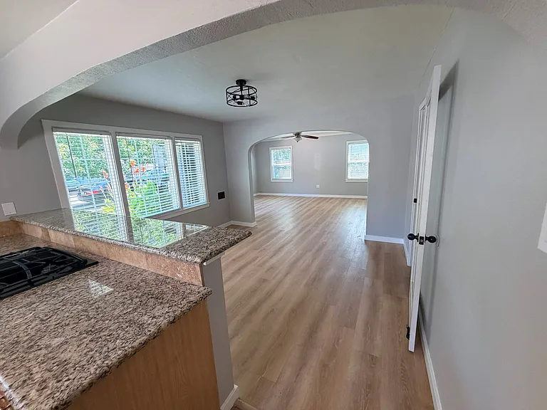 112 Franklin St — Photo 16
