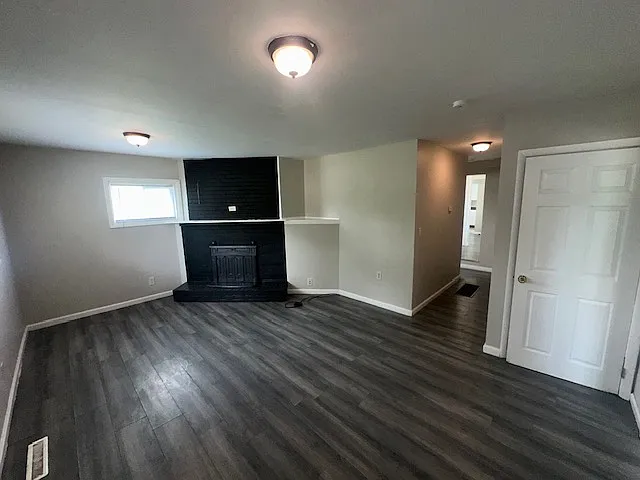 4 bed, $1,700 — Photo 1