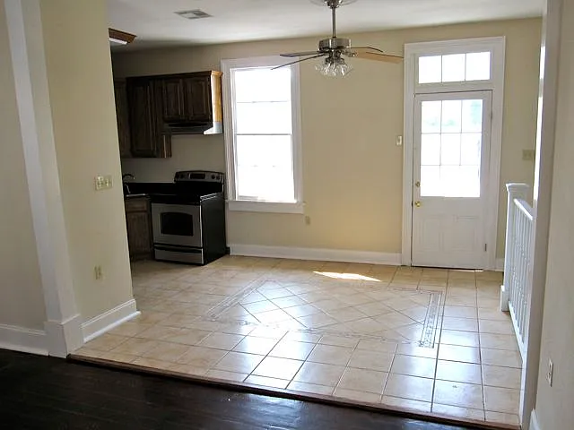 918 Jackson Ave #918 — Photo 5