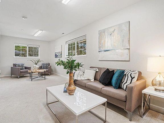 3rd image of 26472 Parkside Dr #26472