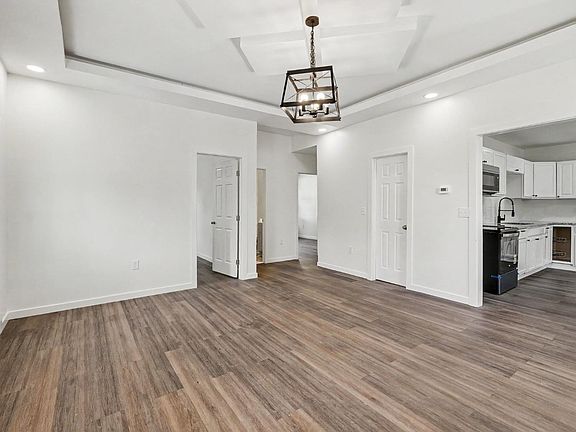 3rd image of 108 W Seminary St