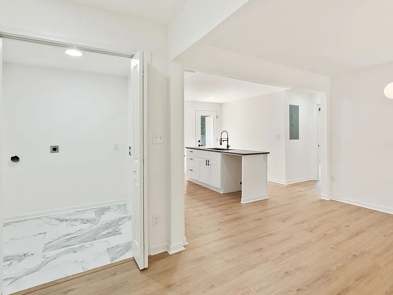 149 Edwards St NW — Photo 11
