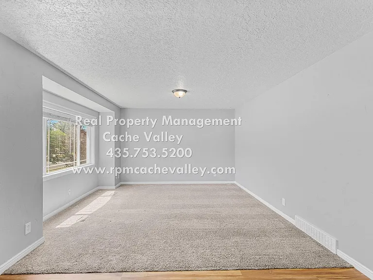 415 E 1150 N — Photo 4