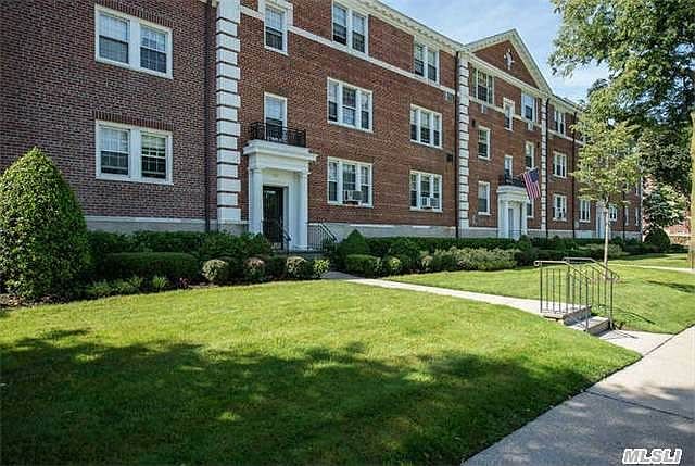 1st image of 34 Hamilton Pl APT D1