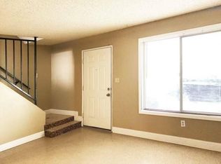 1401 Pacific St APT D, Bakersfield, CA 93305