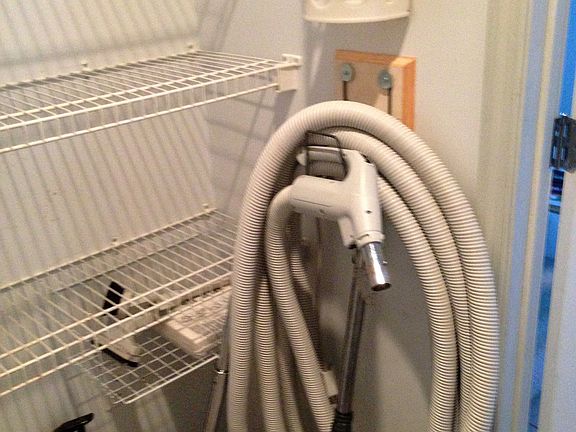WI Pantry--Central Vac Hose