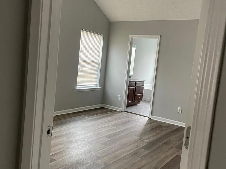 265 Victoria Blvd — Photo 7