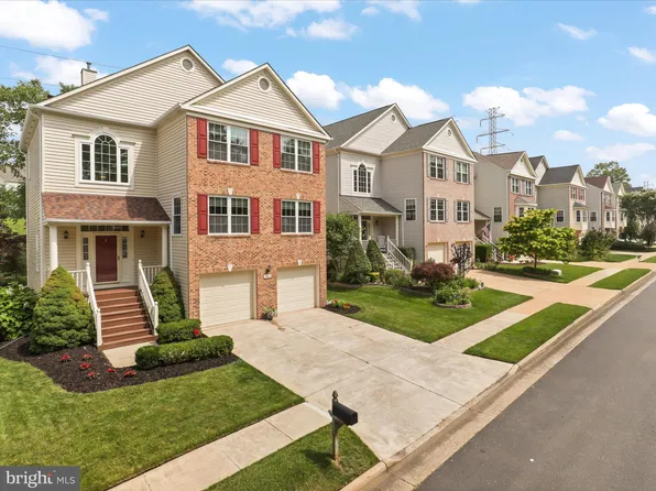 5422 Castle Bar Ln, Alexandria, VA 22315