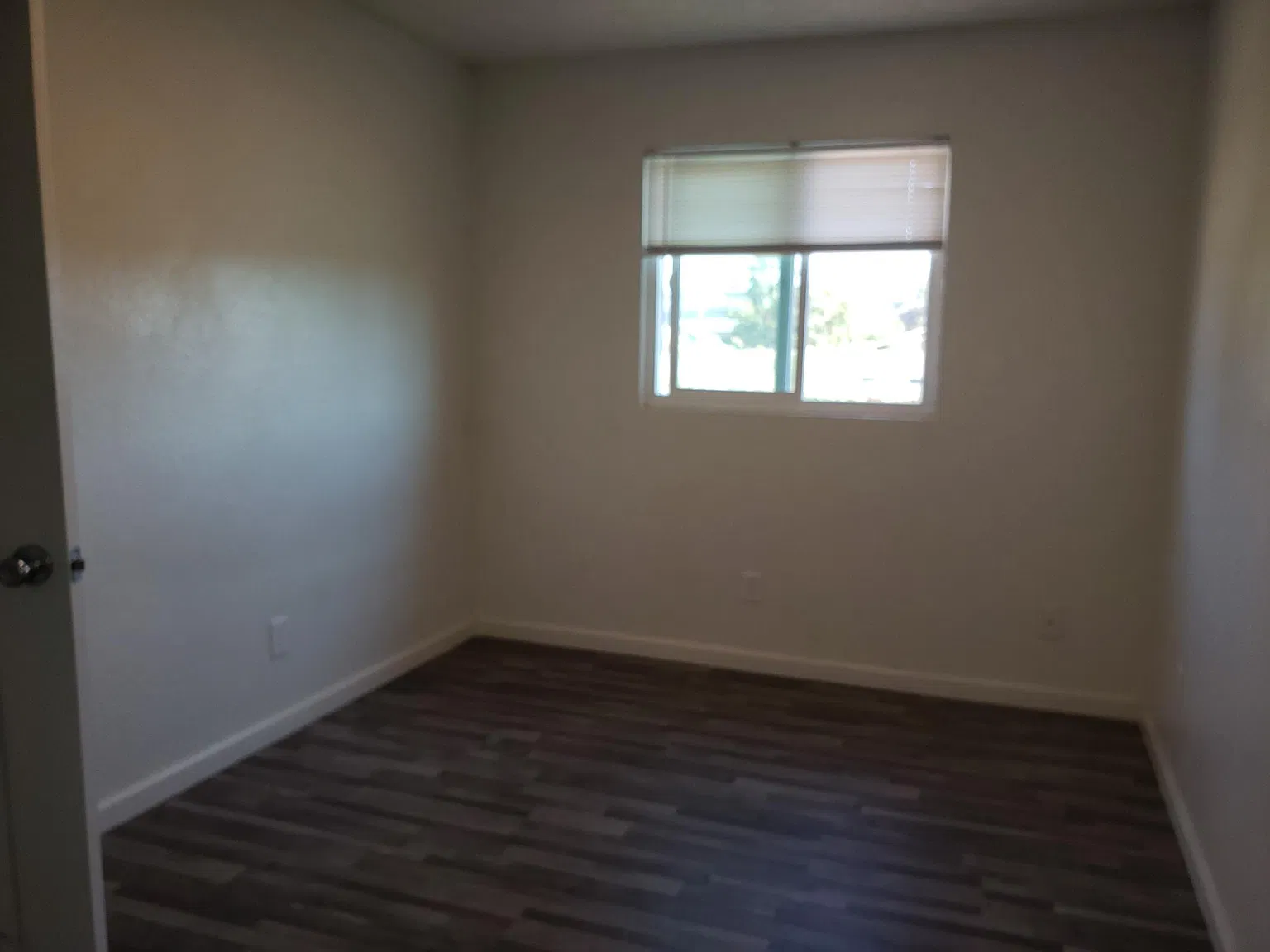 3 bed, 1.5 bath, 900 sqft, $1,250 — Photo 4