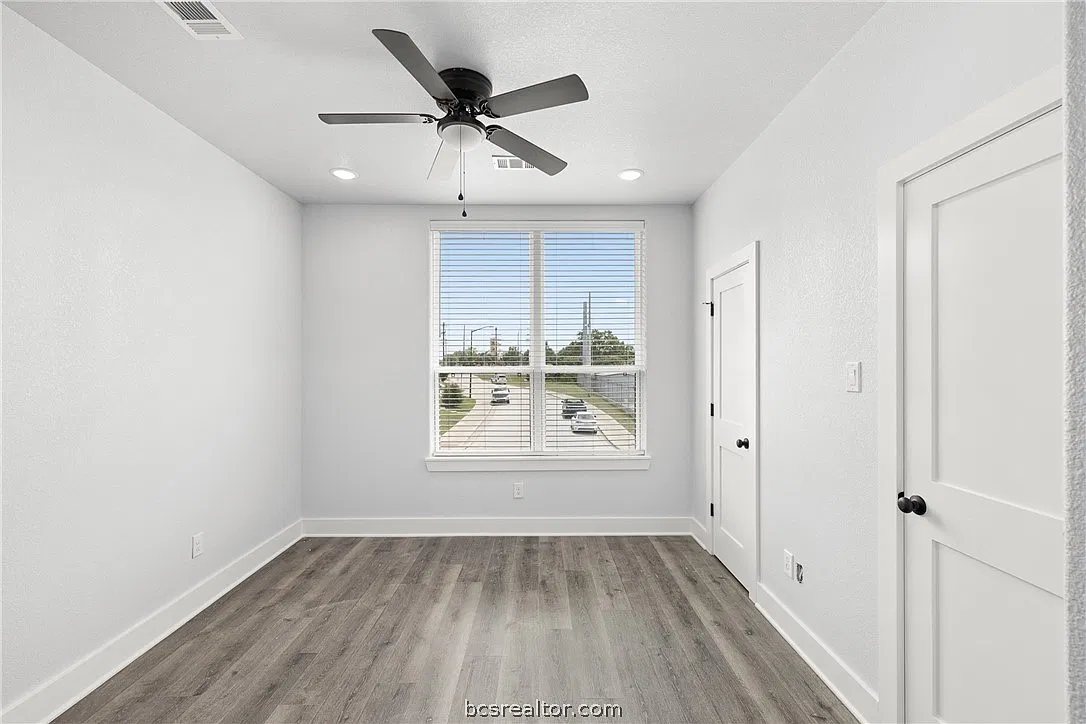 4 bed, 4.5 bath, 1858 sqft, $2,000 — Photo 2