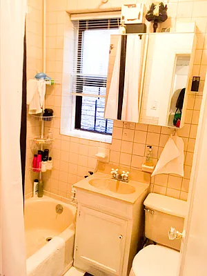 Rented by Veracity NYC LLC | media 31