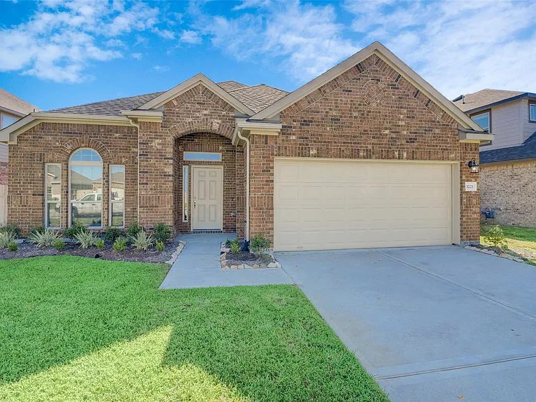 3221 Hatteras Dr — Photo 1