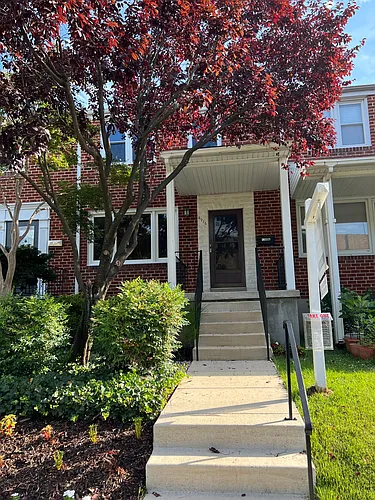 4916 Gateway Ter Photo 1