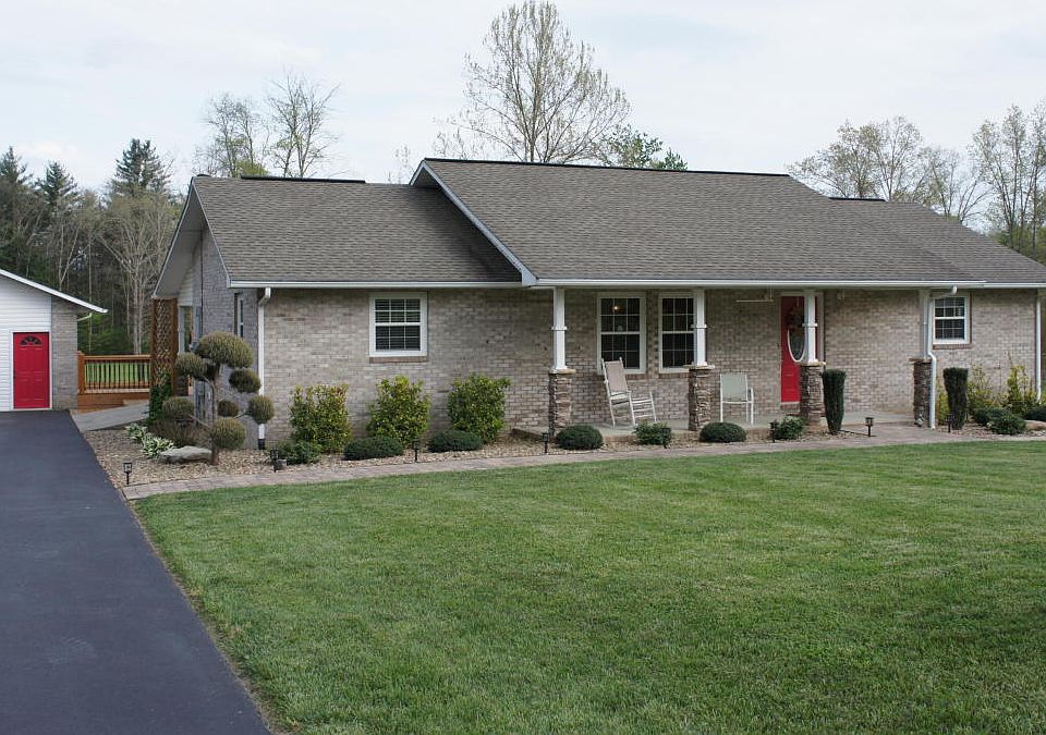 1st image of 2408 Highland Ln