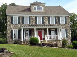 334 Ridgeway Dr, Bridgeport, WV 26330