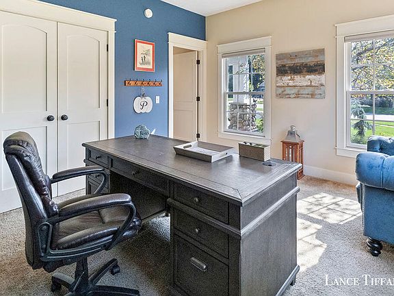 4th image of 6179 Arrowcrest Ct NE