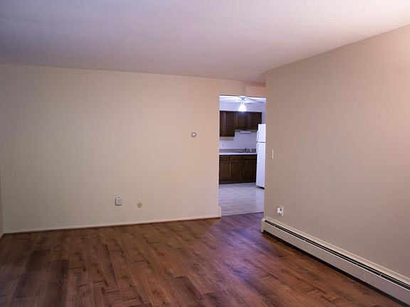 3rd image of 494 Putnam Pike APT B3