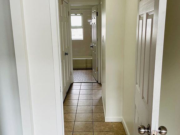 5th image of 2126 29th St Floor 3
