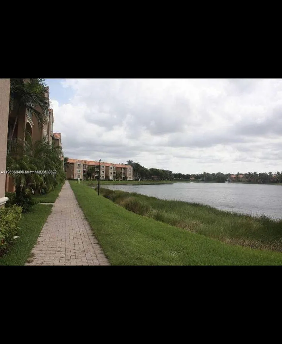 3 bed, 1464 sqft, $3,250 — Photo 3